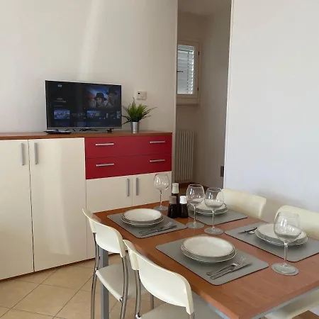 Historic Center Penthouse 6 Minutes From The Station Appartamento *