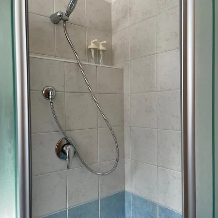 Historic Center Penthouse 6 Minutes From The Station Appartamento