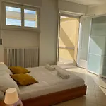 Apartment Historic Center Penthouse 6 Minutes From The Station