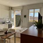 Apartment Historic Center Penthouse 6 Minutes From The Station *