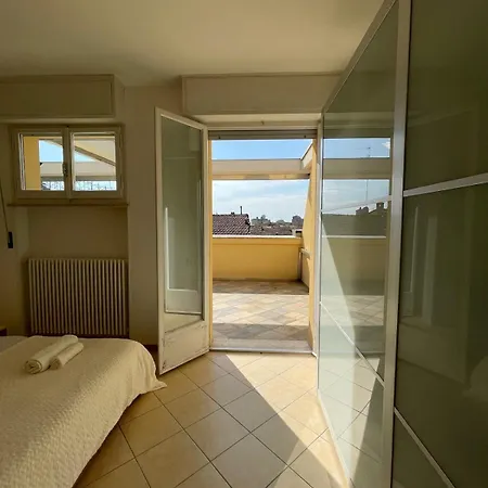 Apartment Historic Center Penthouse 6 Minutes From The Station *