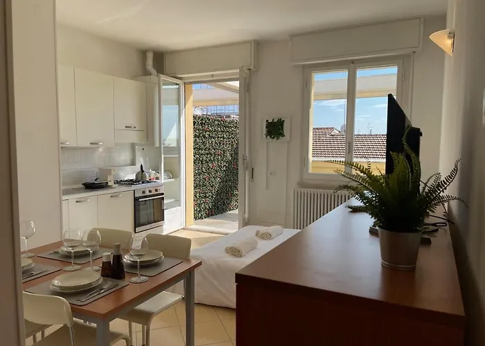 Lägenhet Historic Center Penthouse 6 Minutes From The Station *