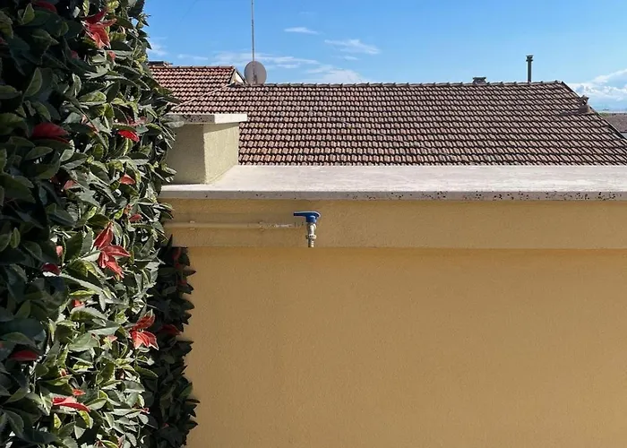 Lägenhet Historic Center Penthouse 6 Minutes From The Station Ravenna